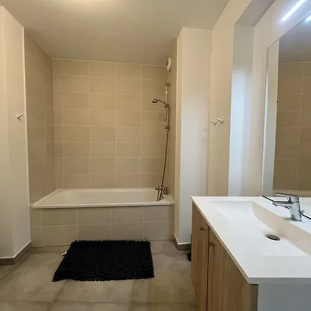 Bel Neuf 4 Pers. Avec Terrasse, Cap D'agde - Fr-1-249-429 *
